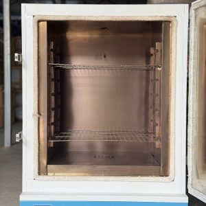 Tủ sấy 225 lít 500°C Model DHG500-3 dùng trong phòng thí nghiệm vật liệu, xi măng, đất, cốt liệu, hóa chất và kiểm định chất lượng.