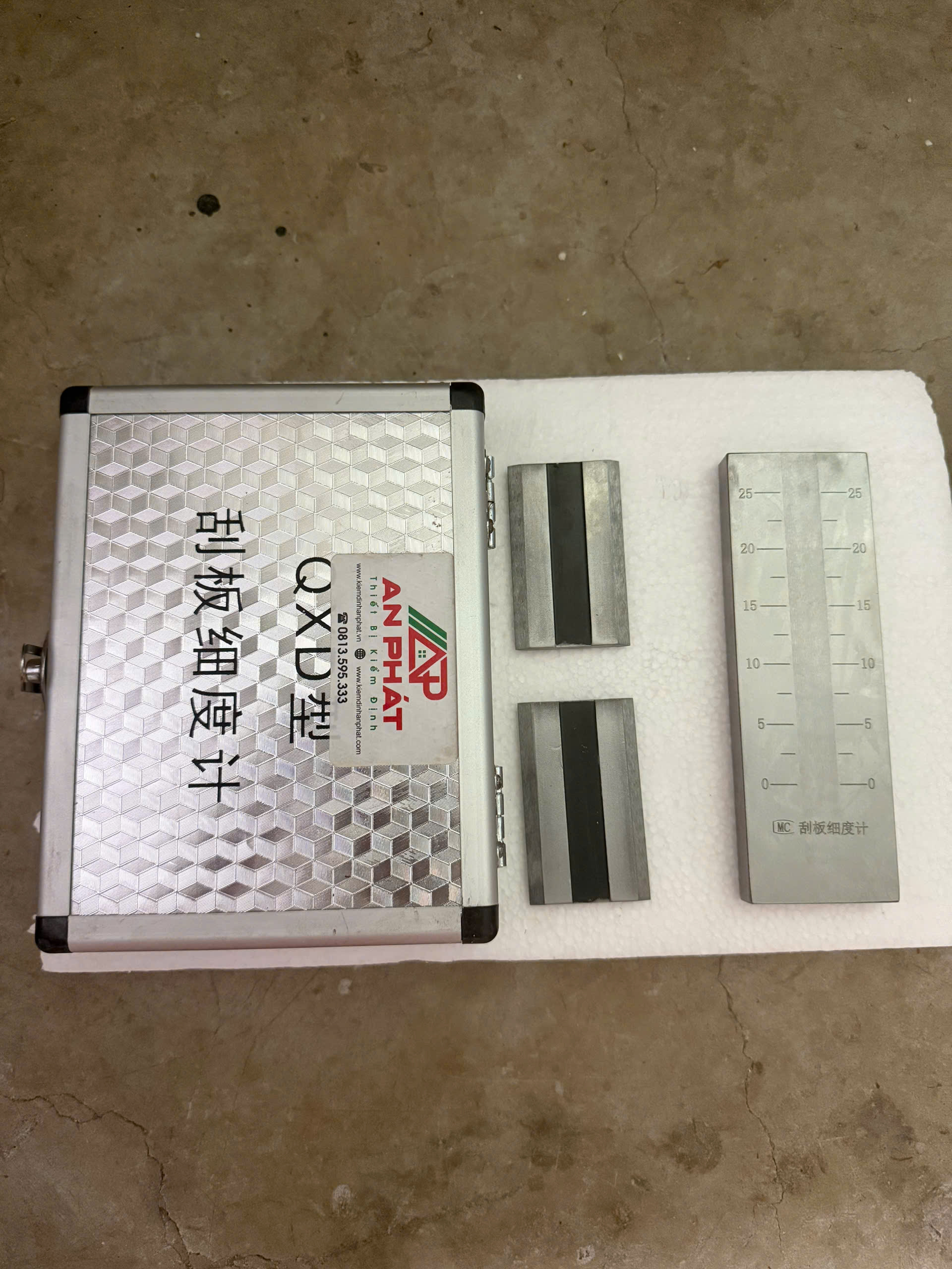 thuoc-do-do-min-son-0-25um-an-phat.jpg